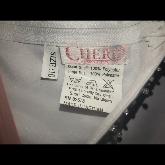 Beautiful Long White Dress. Lightly beaded bodice. - Picture 2 of 9